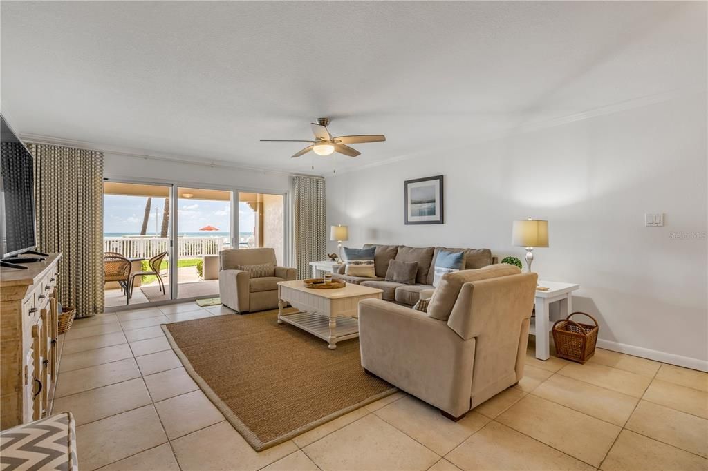 Recently Sold: $1,049,000 (2 beds, 2 baths, 1300 Square Feet)