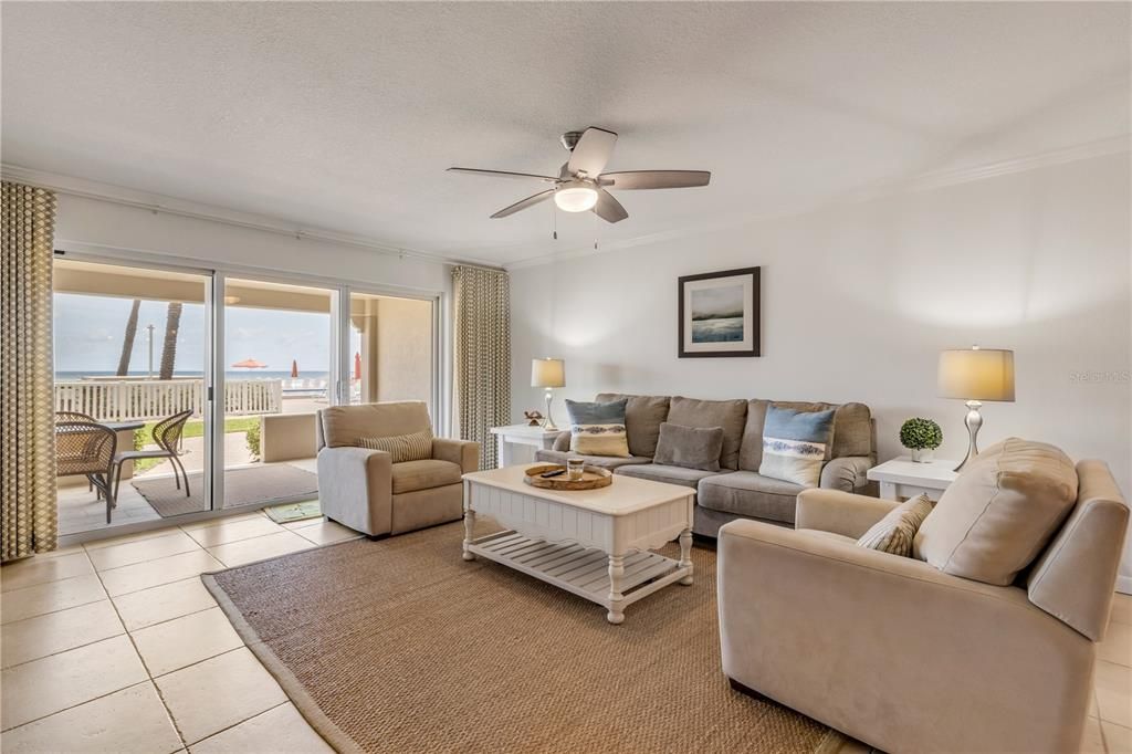 Recently Sold: $1,049,000 (2 beds, 2 baths, 1300 Square Feet)