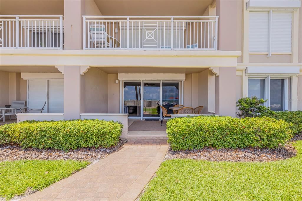 Recently Sold: $1,049,000 (2 beds, 2 baths, 1300 Square Feet)