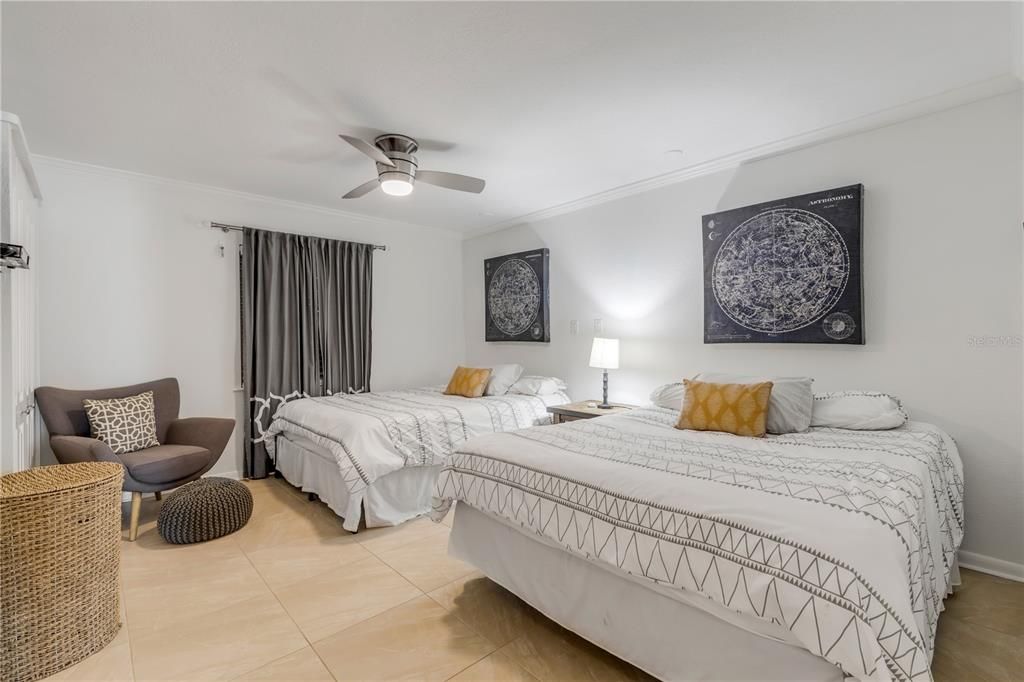 Recently Sold: $1,049,000 (2 beds, 2 baths, 1300 Square Feet)