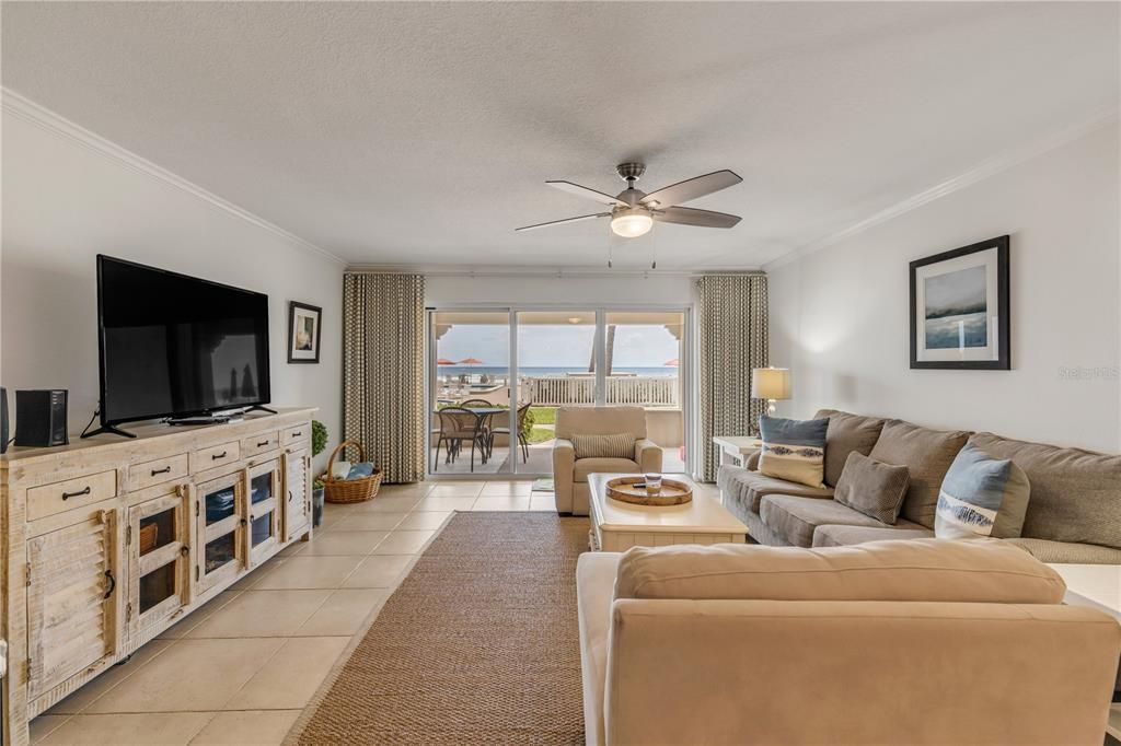 Recently Sold: $1,049,000 (2 beds, 2 baths, 1300 Square Feet)