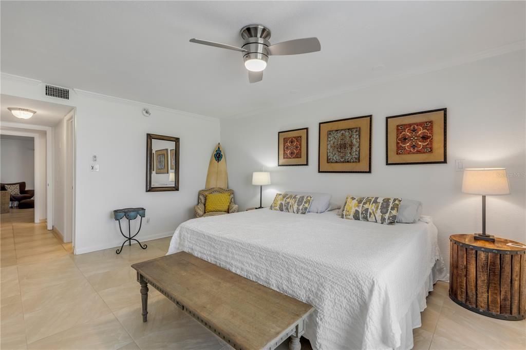 Recently Sold: $1,049,000 (2 beds, 2 baths, 1300 Square Feet)