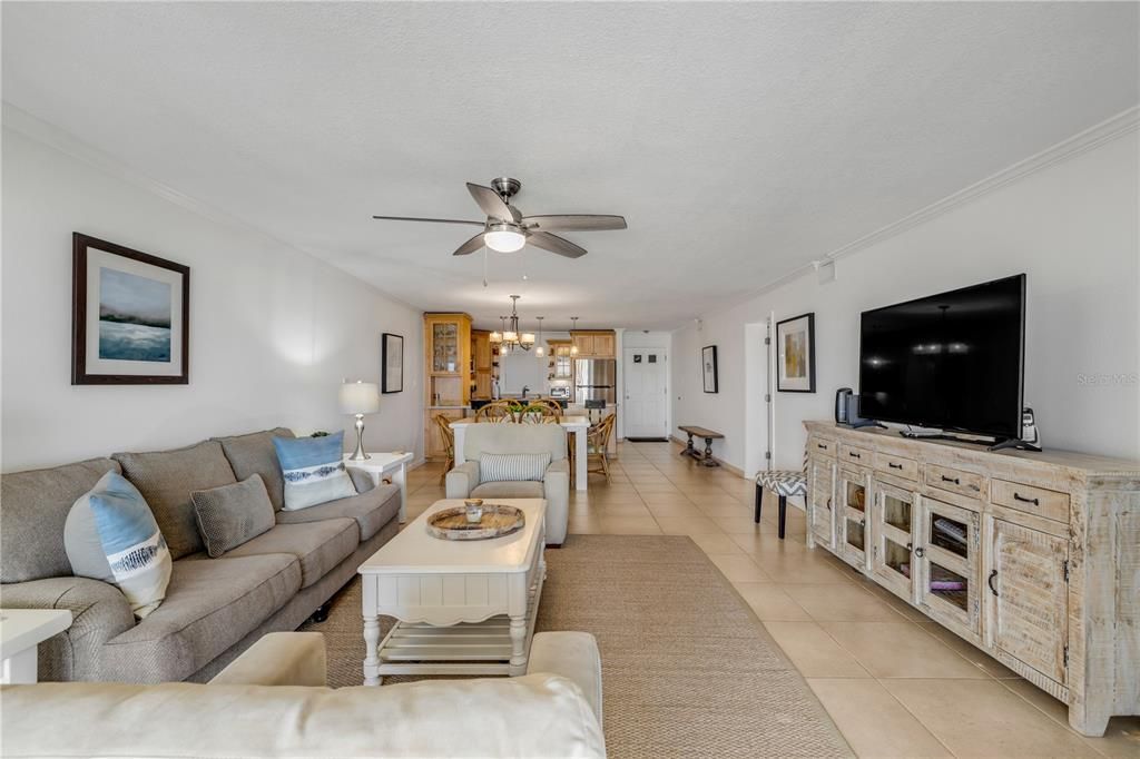 Recently Sold: $1,049,000 (2 beds, 2 baths, 1300 Square Feet)