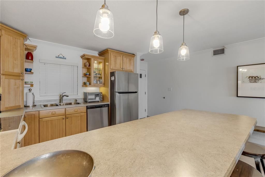 Recently Sold: $1,049,000 (2 beds, 2 baths, 1300 Square Feet)