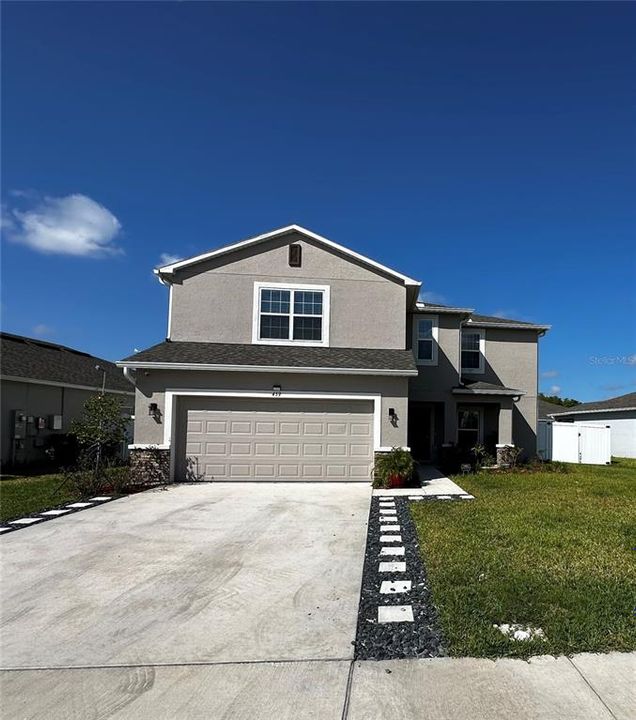 Active With Contract: $2,950 (4 beds, 2 baths, 2423 Square Feet)