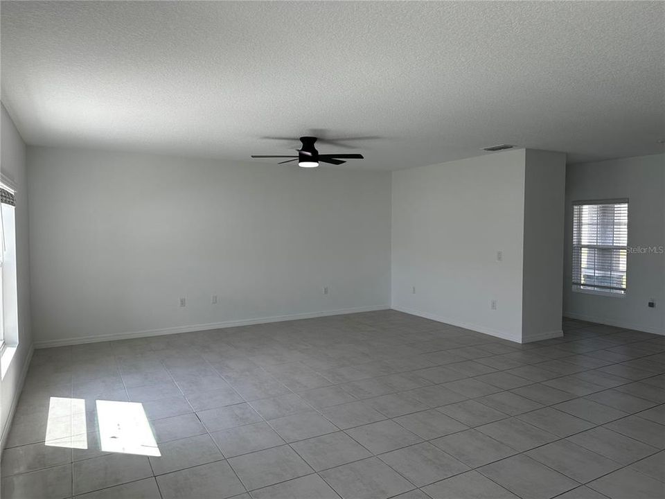 Active With Contract: $2,950 (4 beds, 2 baths, 2423 Square Feet)