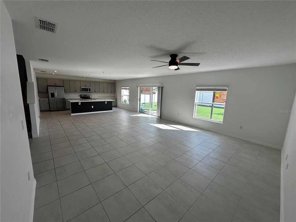 Active With Contract: $2,950 (4 beds, 2 baths, 2423 Square Feet)