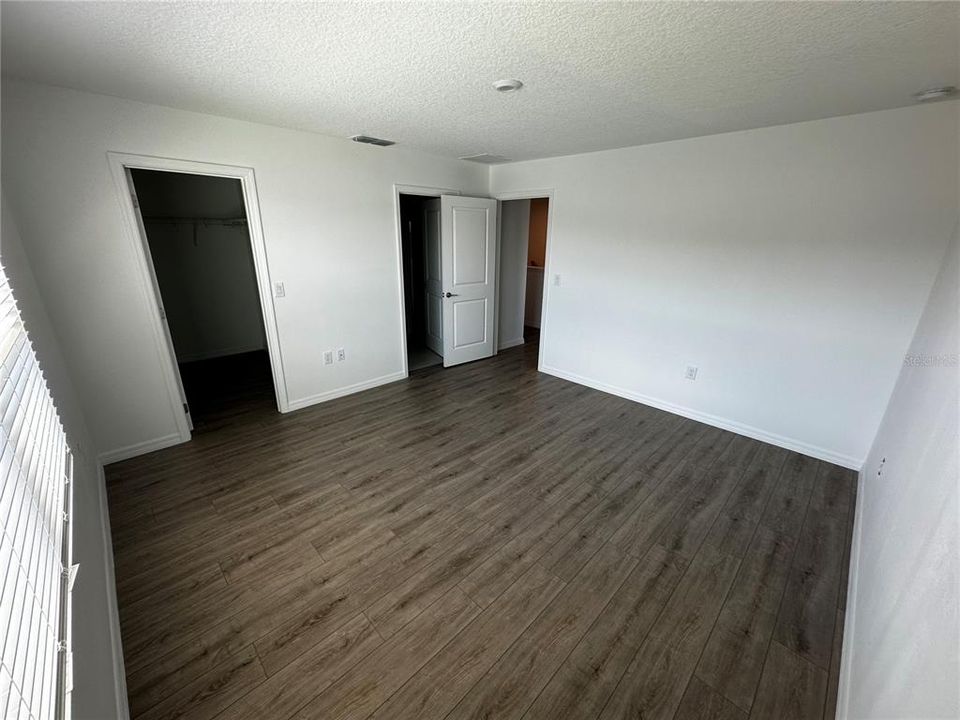 Active With Contract: $2,950 (4 beds, 2 baths, 2423 Square Feet)