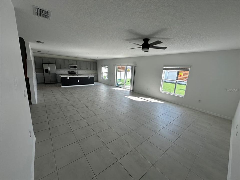 Active With Contract: $2,950 (4 beds, 2 baths, 2423 Square Feet)