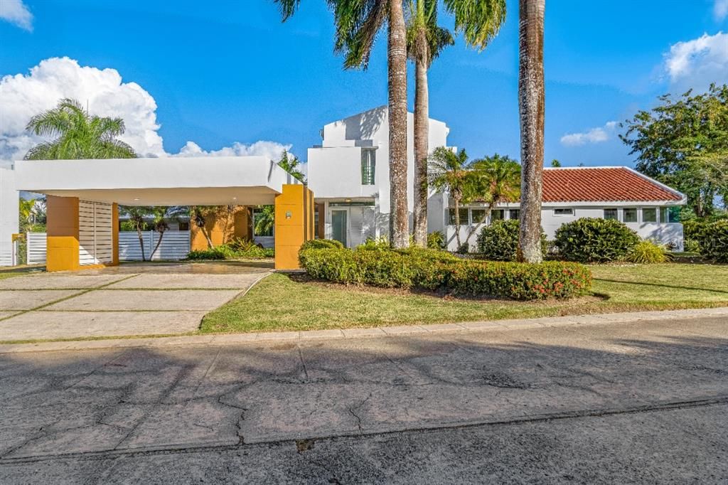 Recently Sold: $600,000 (3 beds, 3 baths, 2963 Square Feet)