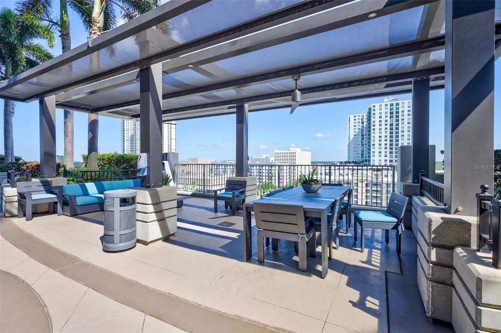 Active With Contract: $479,000 (1 beds, 1 baths, 786 Square Feet)