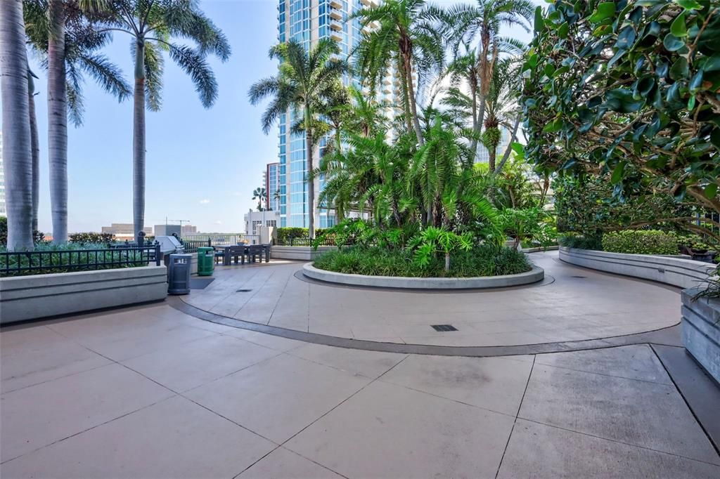 Active With Contract: $479,000 (1 beds, 1 baths, 786 Square Feet)