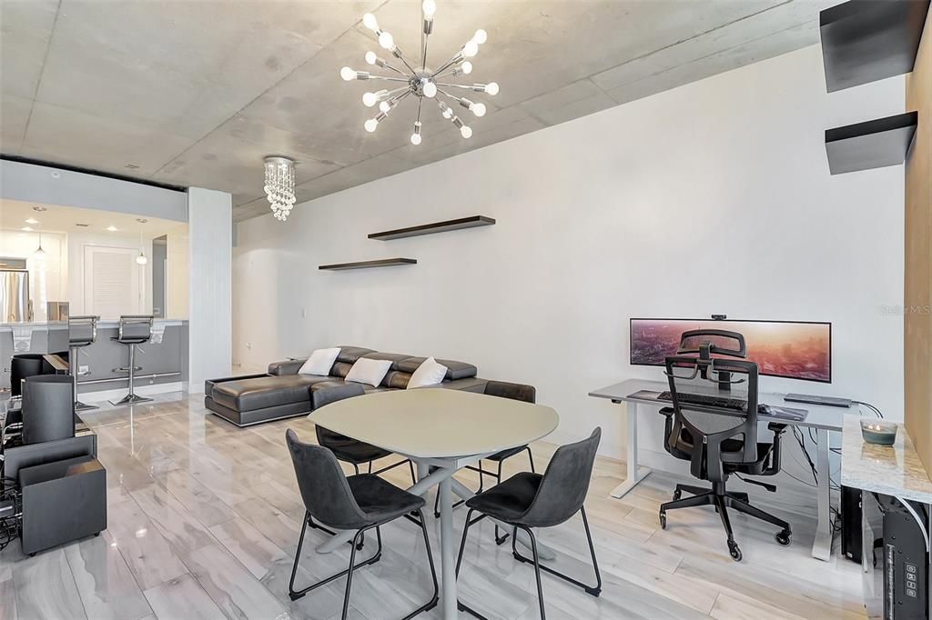 Active With Contract: $479,000 (1 beds, 1 baths, 786 Square Feet)