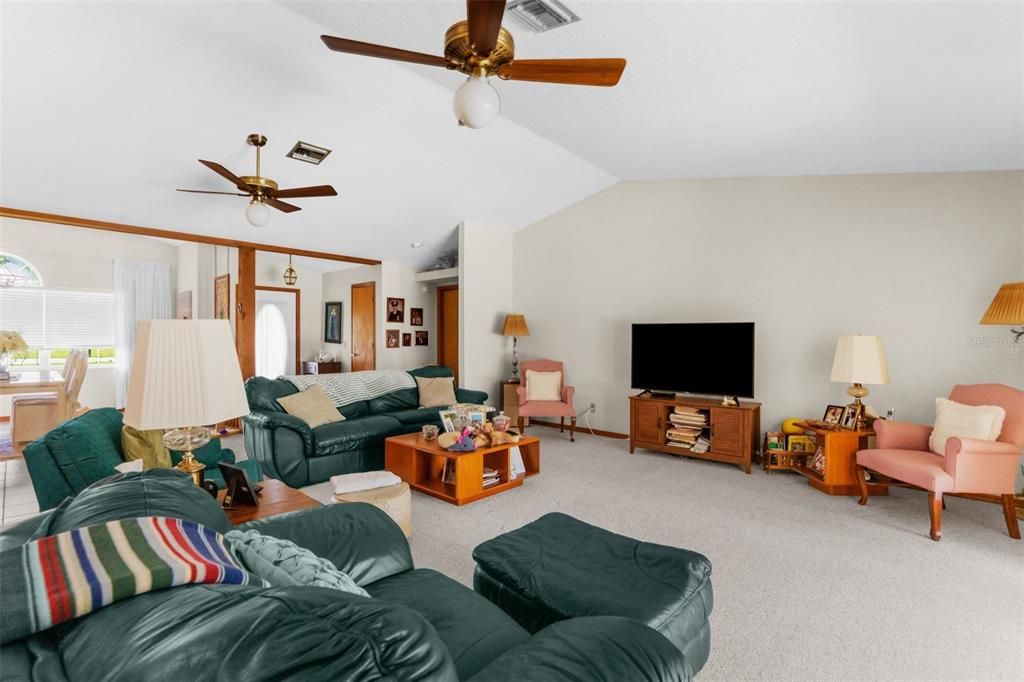 Active With Contract: $435,000 (3 beds, 3 baths, 2302 Square Feet)