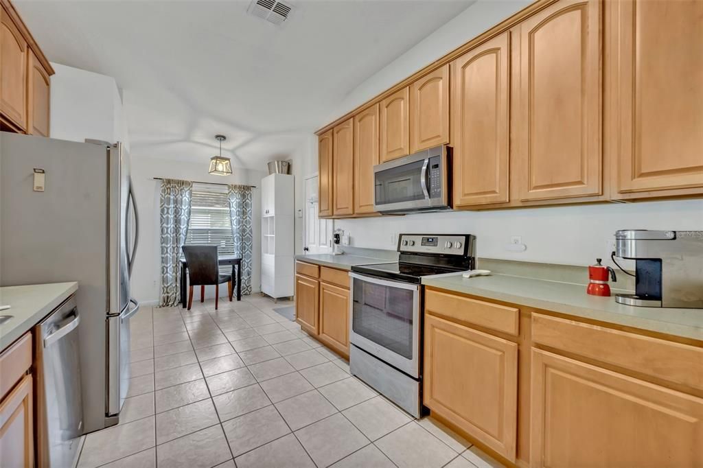 Active With Contract: $419,900 (4 beds, 2 baths, 1684 Square Feet)
