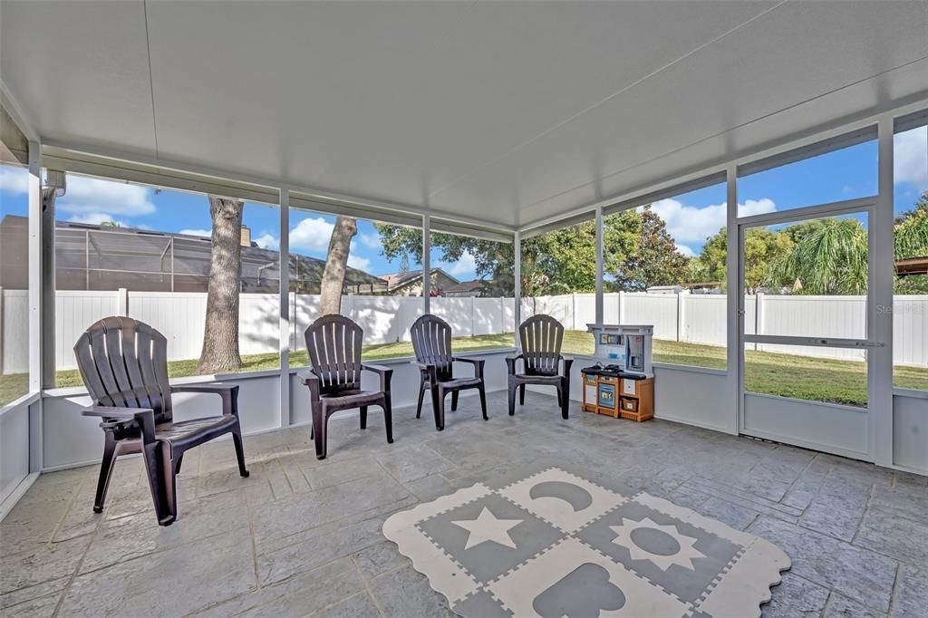 Active With Contract: $419,900 (4 beds, 2 baths, 1684 Square Feet)