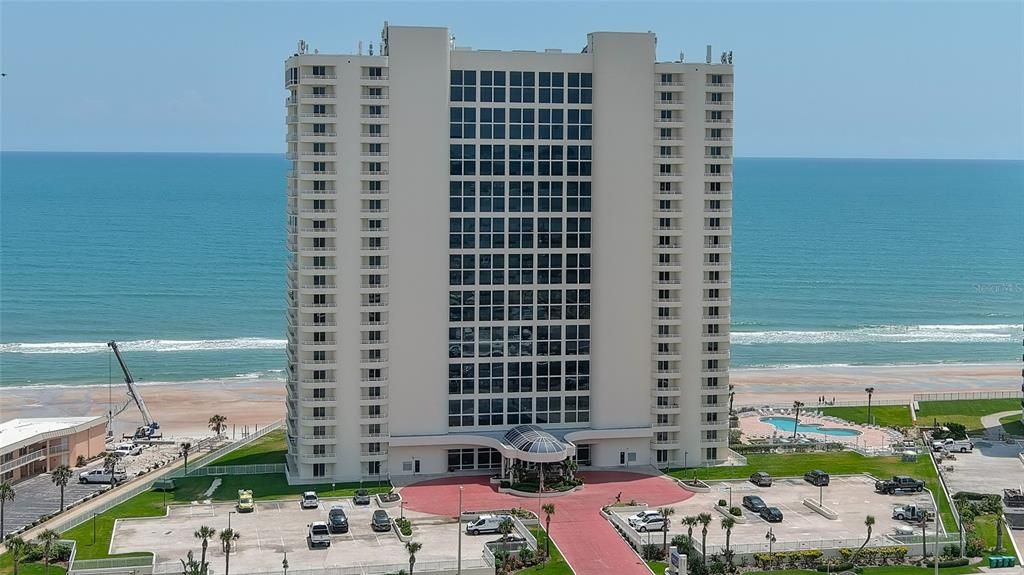 Located on the "Golden Strand" in Daytona Beach Shores