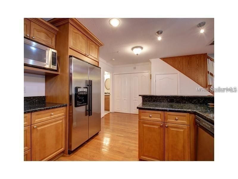 For Rent: $3,000 (3 beds, 3 baths, 1844 Square Feet)