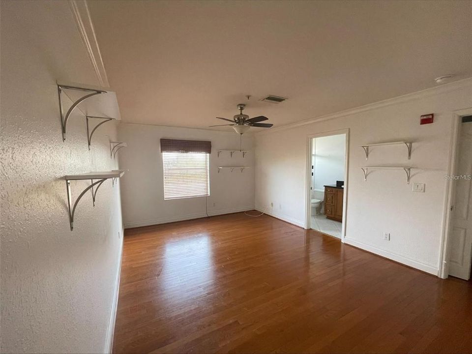 For Rent: $3,000 (3 beds, 3 baths, 1844 Square Feet)