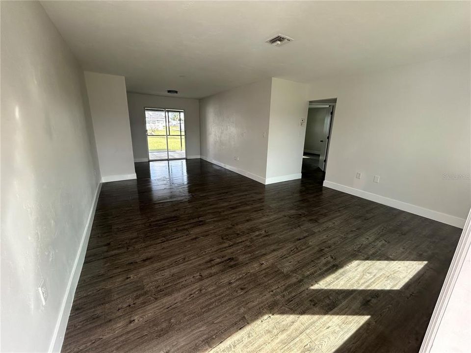 Recently Rented: $1,800 (2 beds, 2 baths, 981 Square Feet)