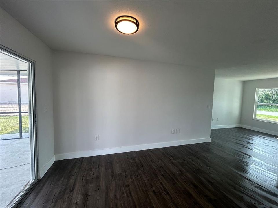 Recently Rented: $1,800 (2 beds, 2 baths, 981 Square Feet)