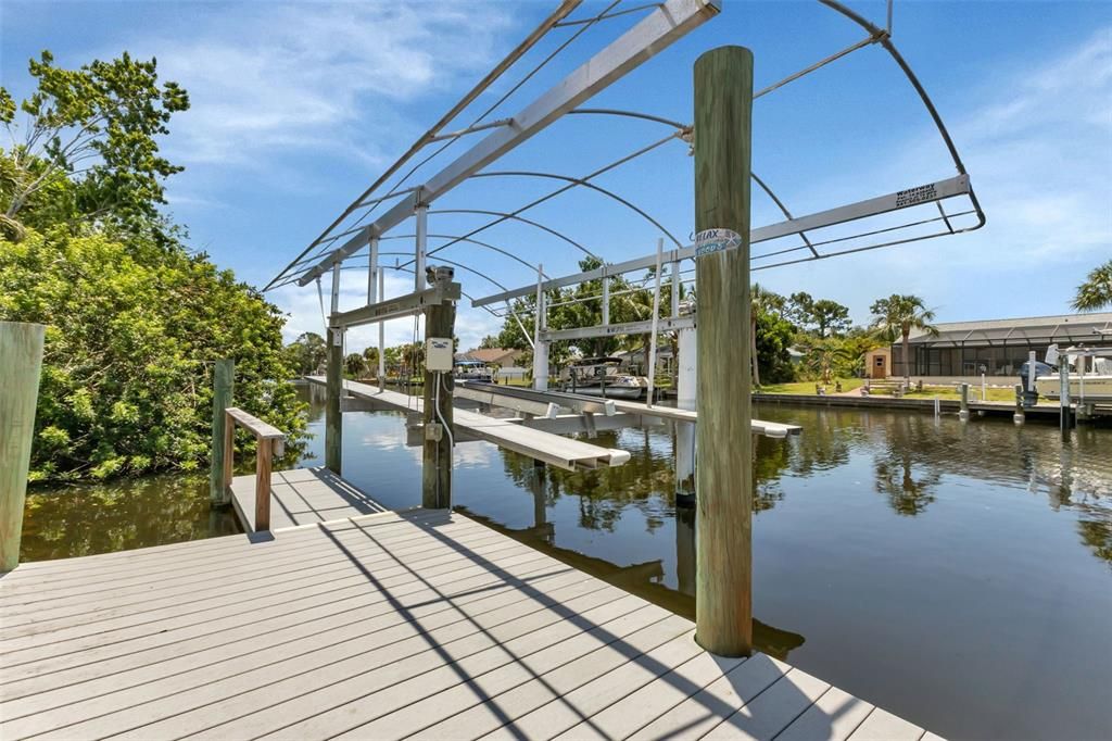 Boat lift with electric and water.