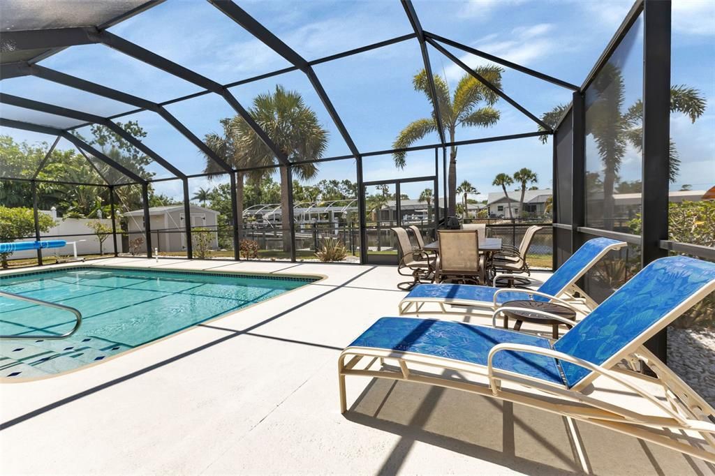 Oversized lanai with lots of room to entertain.