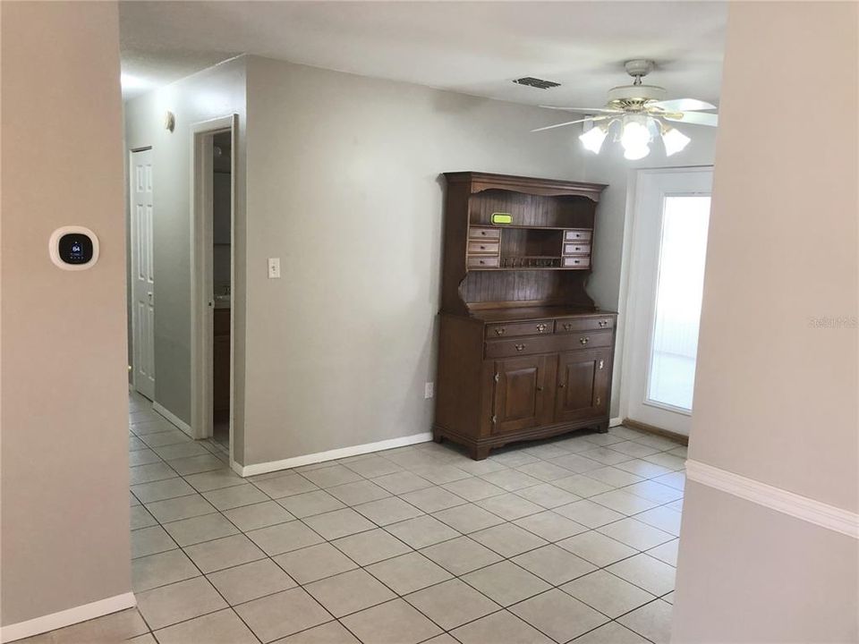 Recently Rented: $1,850 (4 beds, 1 baths, 1216 Square Feet)