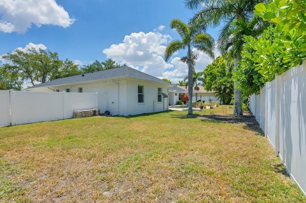 Active With Contract: $935,000 (4 beds, 3 baths, 2840 Square Feet)