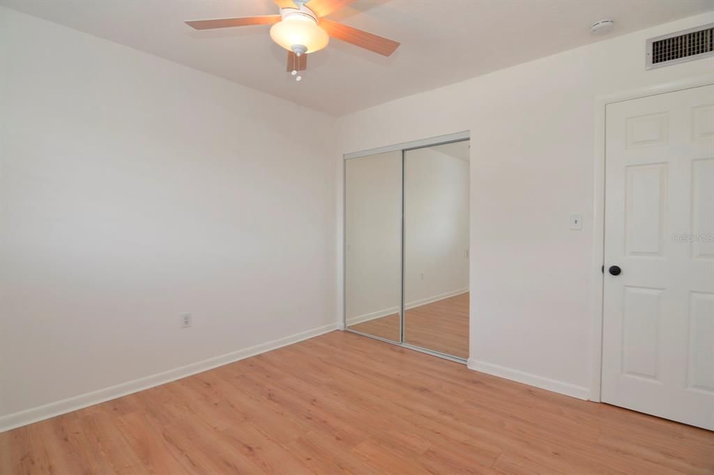 Recently Rented: $1,795 (2 beds, 1 baths, 808 Square Feet)