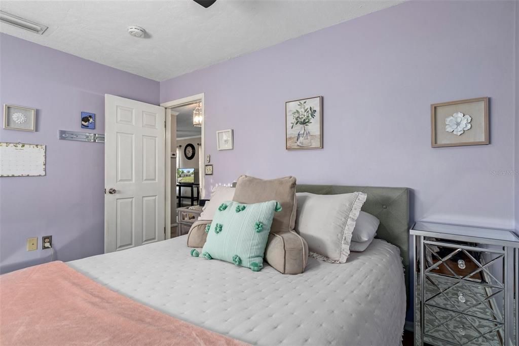 Active With Contract: $248,500 (2 beds, 2 baths, 1261 Square Feet)