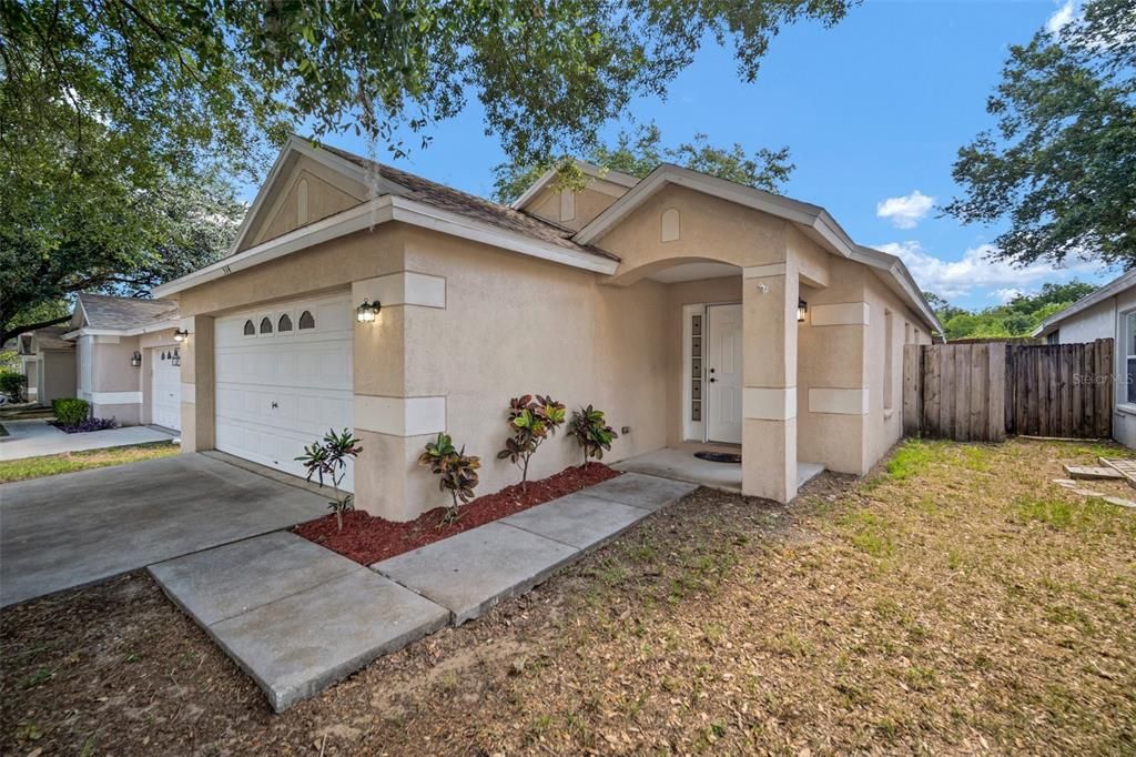 Active With Contract: $340,000 (3 beds, 2 baths, 1283 Square Feet)