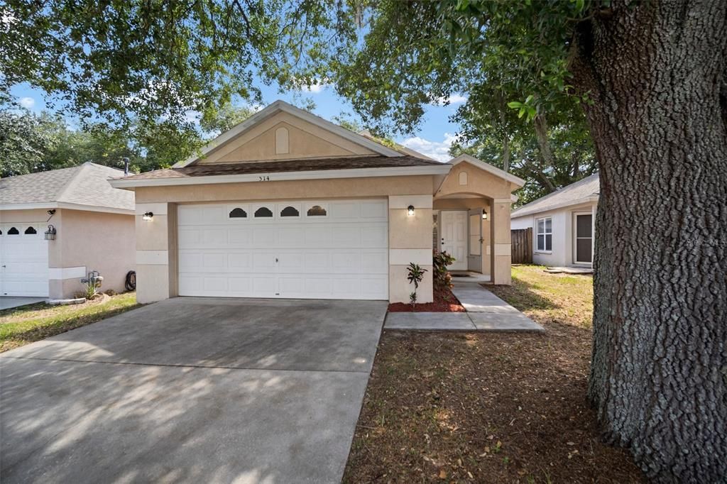 Active With Contract: $340,000 (3 beds, 2 baths, 1283 Square Feet)