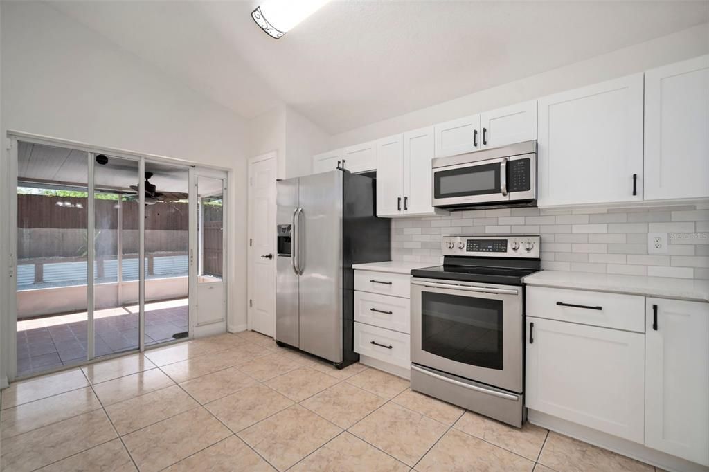 Active With Contract: $340,000 (3 beds, 2 baths, 1283 Square Feet)