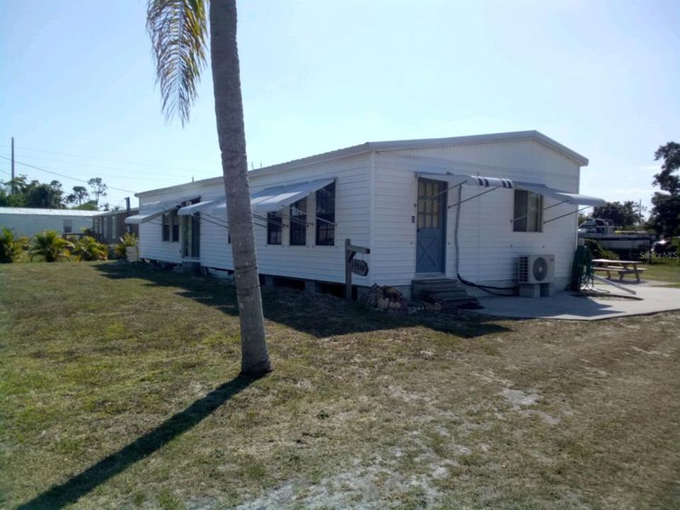 For Sale: $189,900 (3 beds, 2 baths, 684 Square Feet)