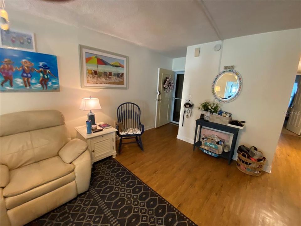 For Sale: $289,500 (3 beds, 2 baths, 1820 Square Feet)