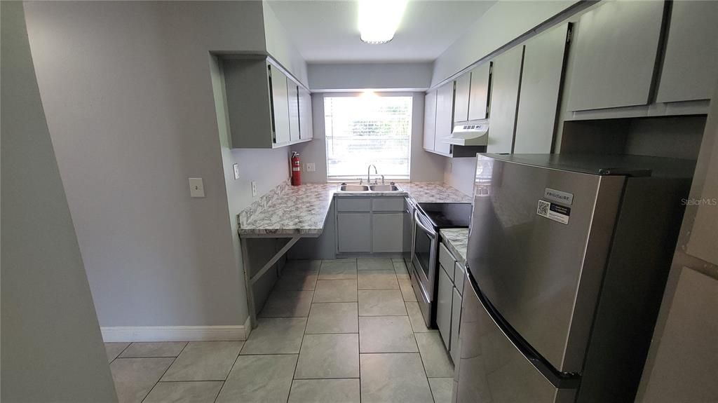 For Rent: $2,025 (3 beds, 2 baths, 1588 Square Feet)