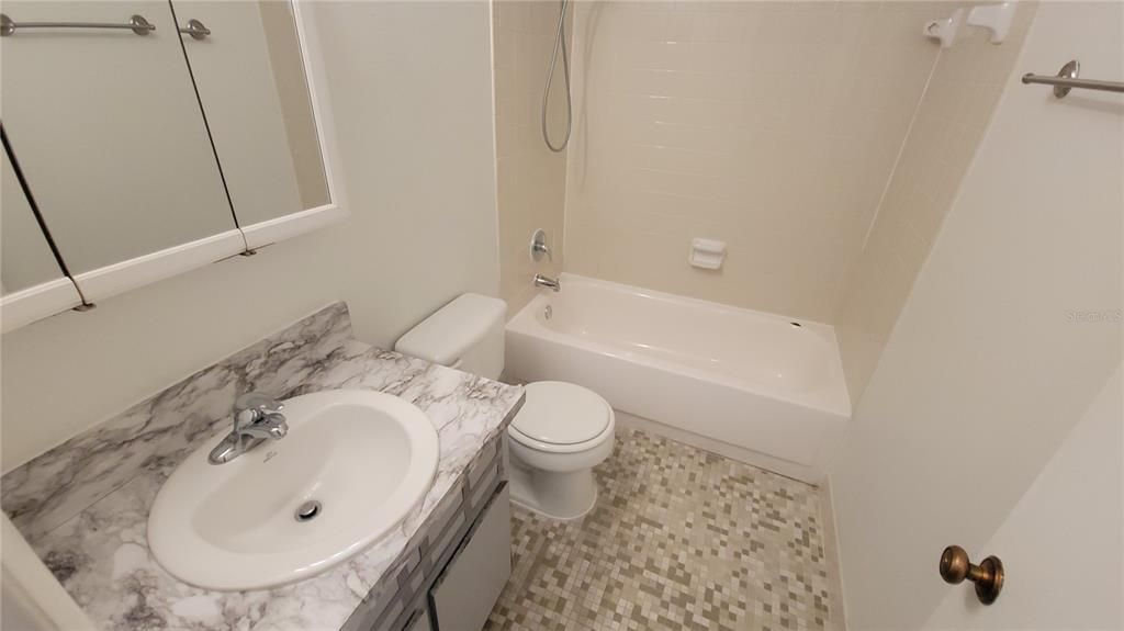 For Rent: $2,025 (3 beds, 2 baths, 1588 Square Feet)