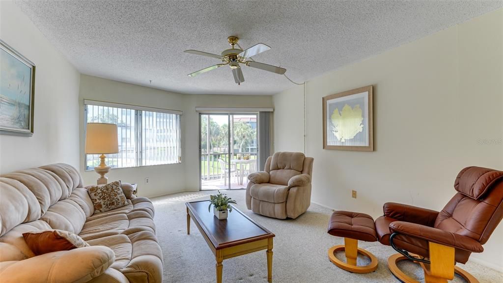 For Sale: $439,900 (1 beds, 2 baths, 780 Square Feet)