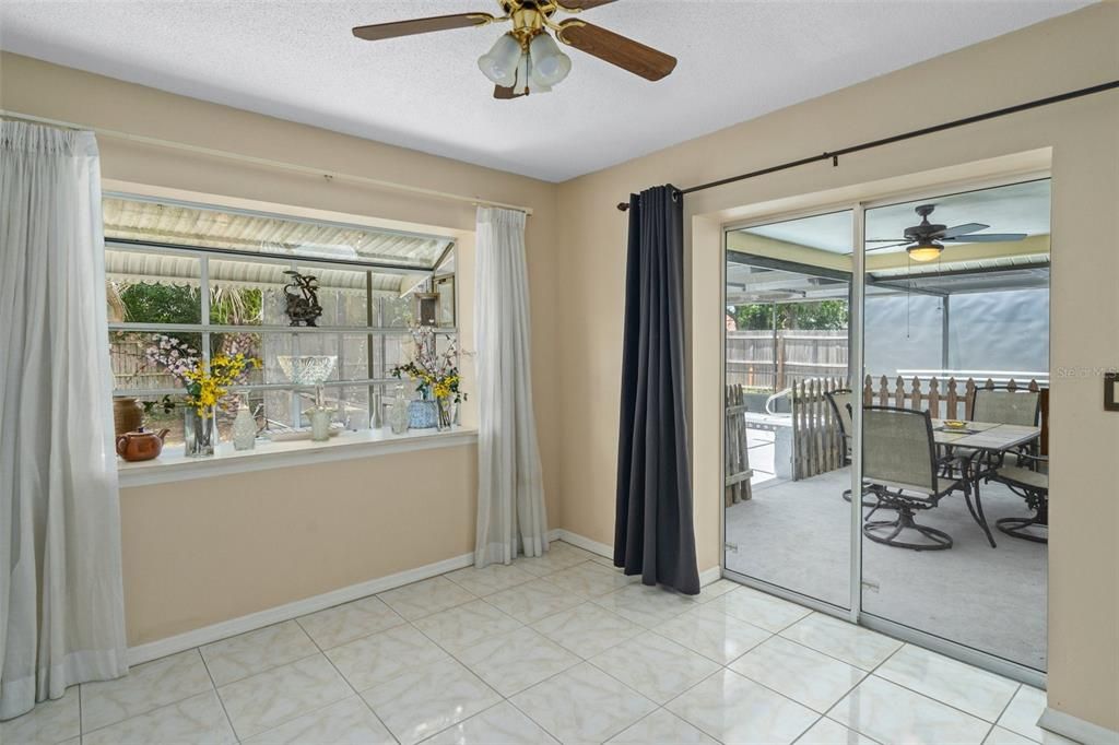 Active With Contract: $249,900 (2 beds, 2 baths, 1410 Square Feet)