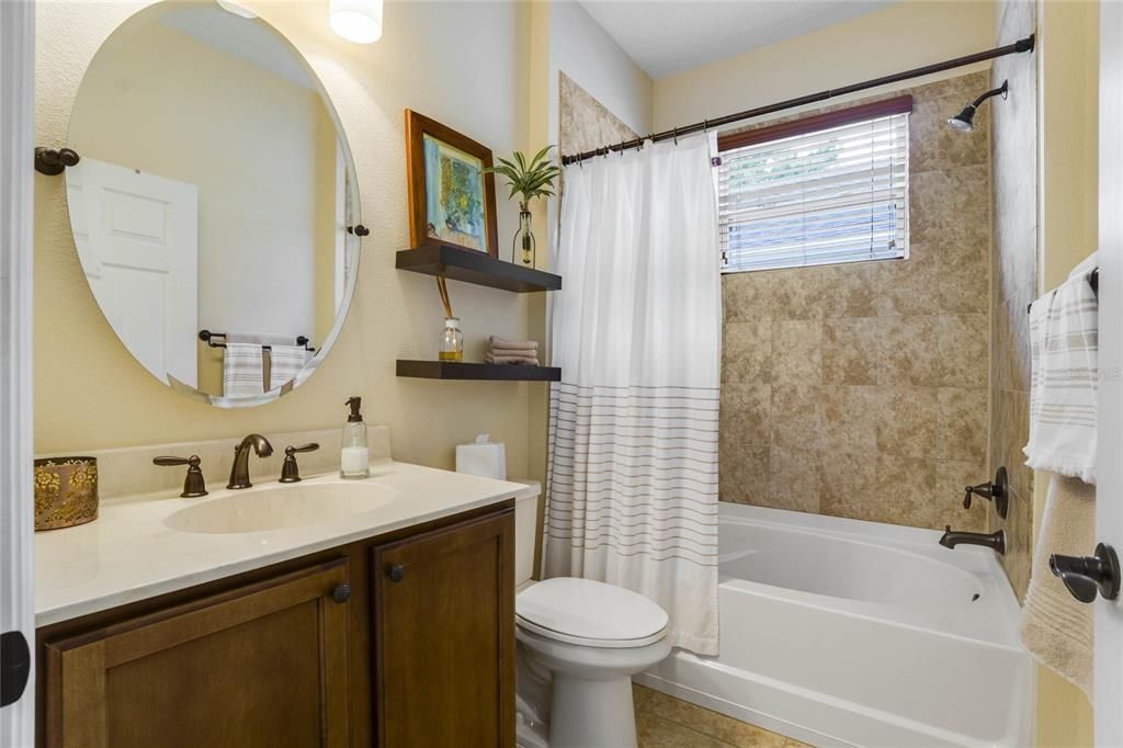 8'6" x 5'6" Guest Bath w/ large soaking tub & shower