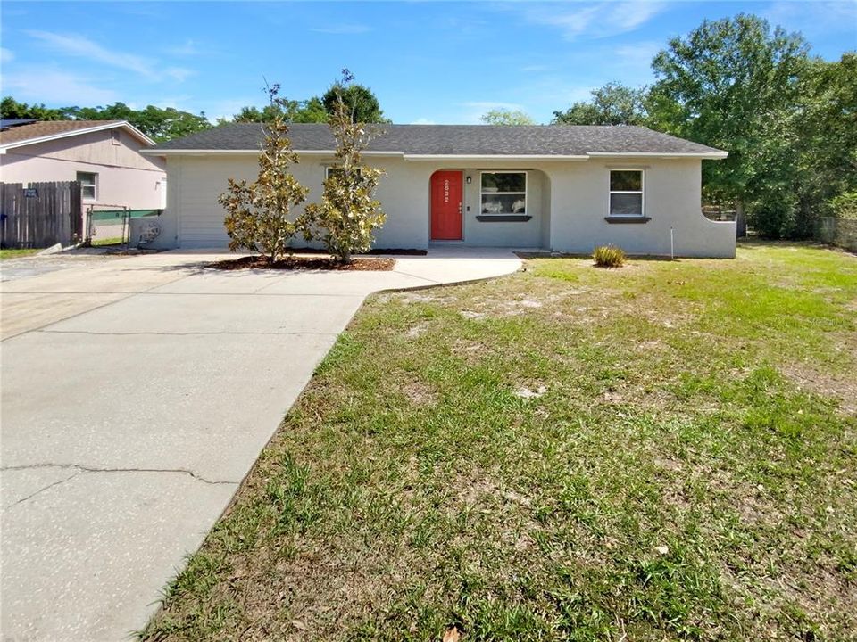 Active With Contract: $272,000 (3 beds, 1 baths, 1235 Square Feet)