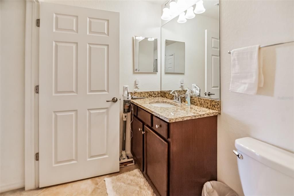 For Sale: $349,000 (2 beds, 2 baths, 1121 Square Feet)