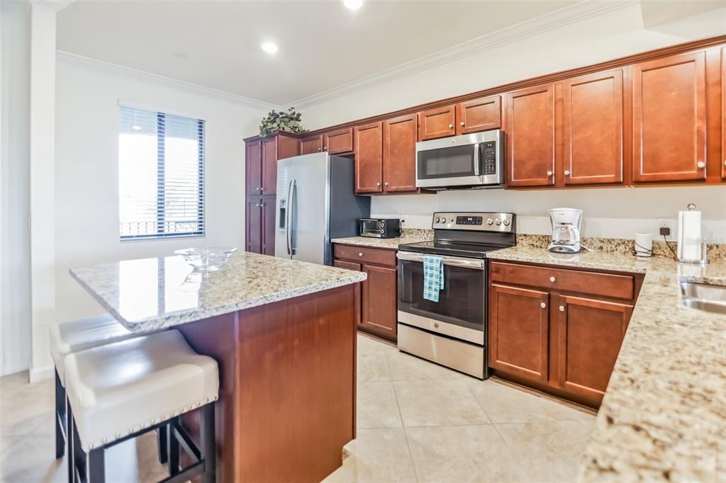 For Sale: $349,000 (2 beds, 2 baths, 1121 Square Feet)