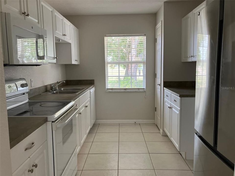 Recently Rented: $1,600 (2 beds, 2 baths, 1200 Square Feet)