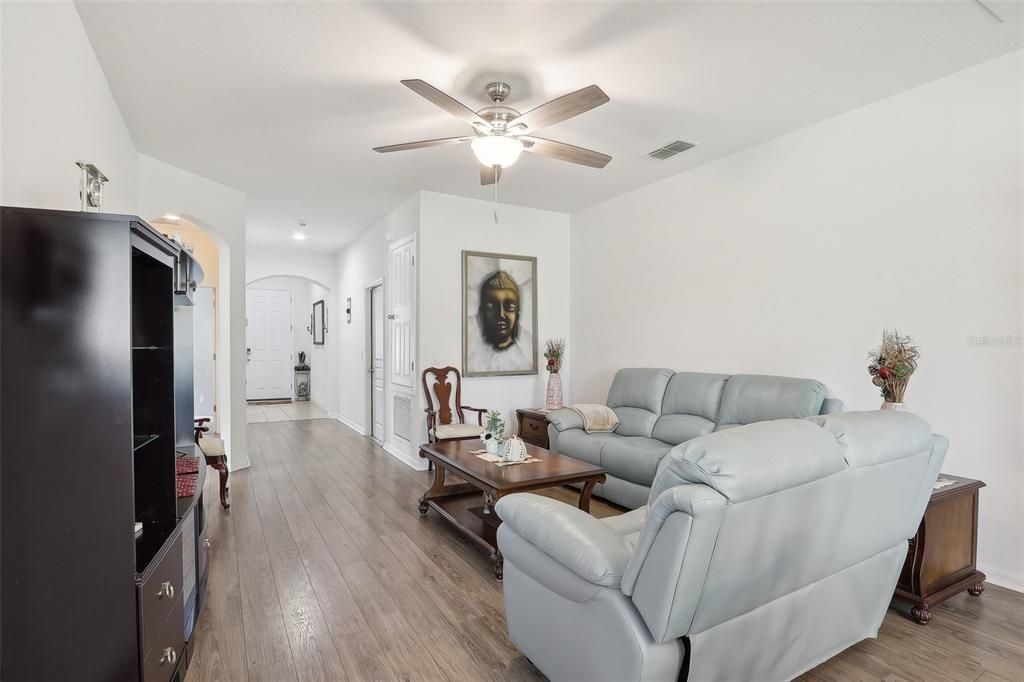 Active With Contract: $350,000 (4 beds, 2 baths, 1698 Square Feet)