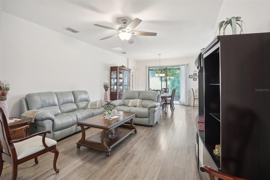 Active With Contract: $350,000 (4 beds, 2 baths, 1698 Square Feet)