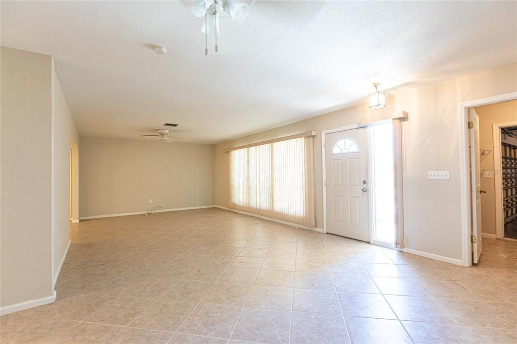 For Sale: $275,000 (3 beds, 2 baths, 1860 Square Feet)