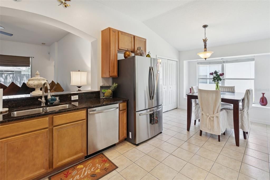 For Sale: $335,000 (3 beds, 2 baths, 1976 Square Feet)