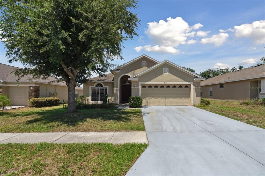 For Sale: $335,000 (3 beds, 2 baths, 1976 Square Feet)